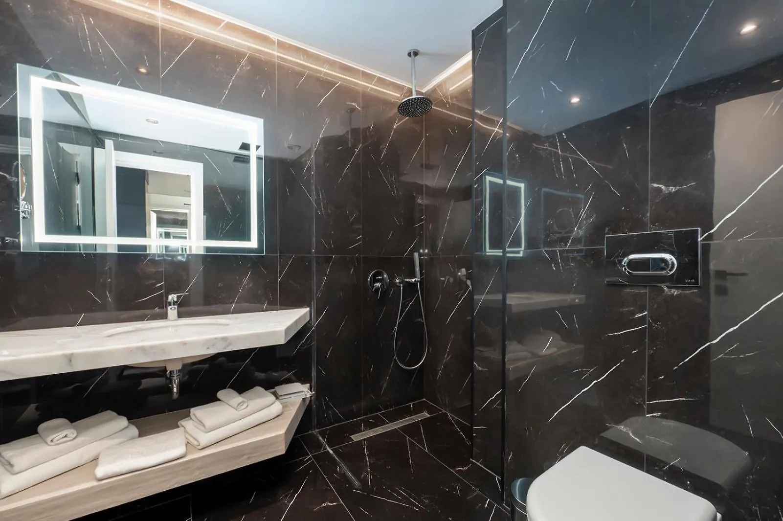 The Grandeur Hotel Batumi